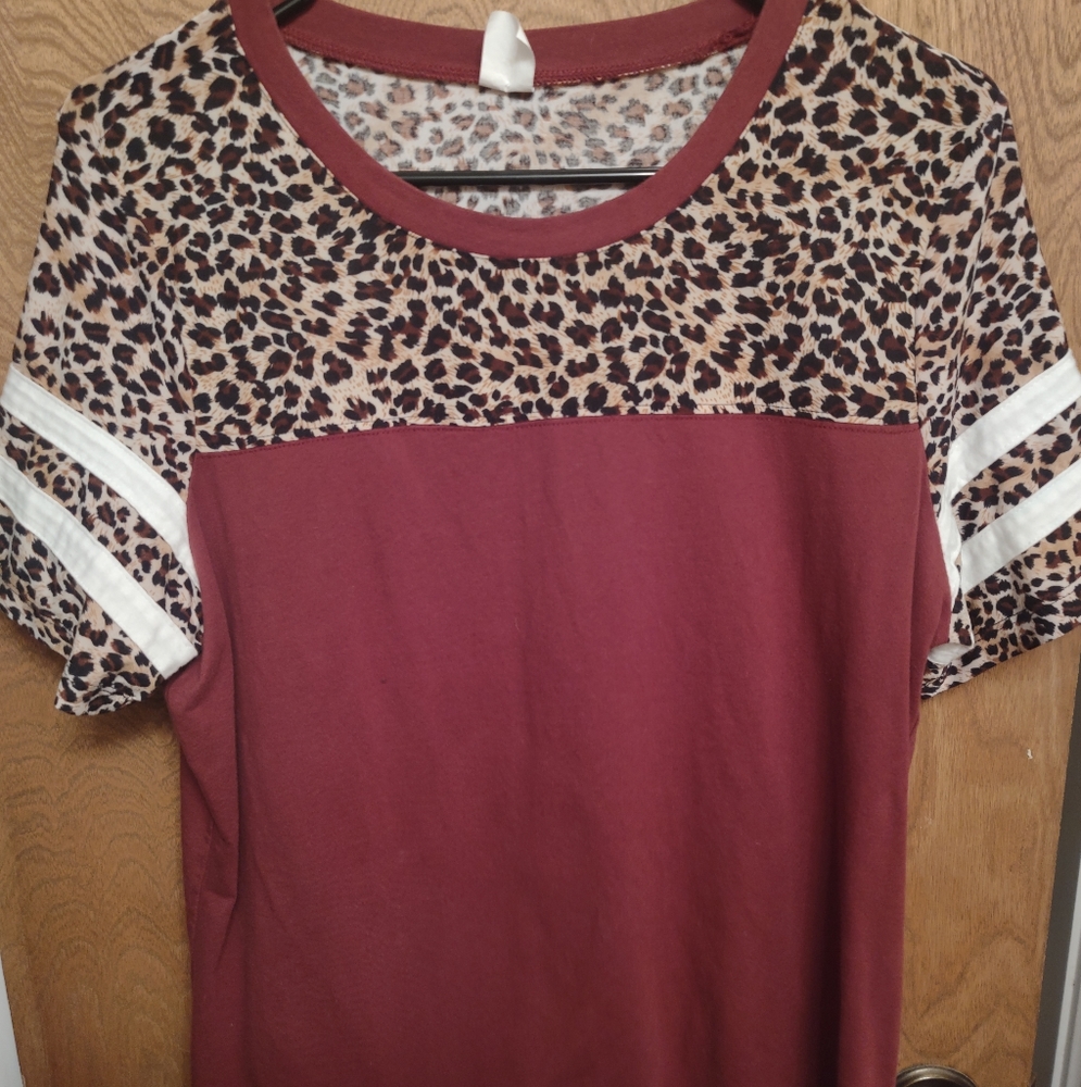 Sunshine & Rodeos brand top. Burgundy with leopard print and white trim
